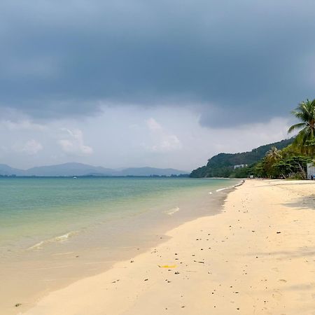 Sea Dreamer Beachfront Apartments Phuket Exterior foto